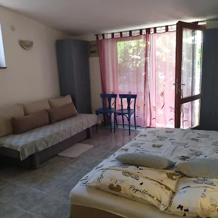 Tiva Apartment *